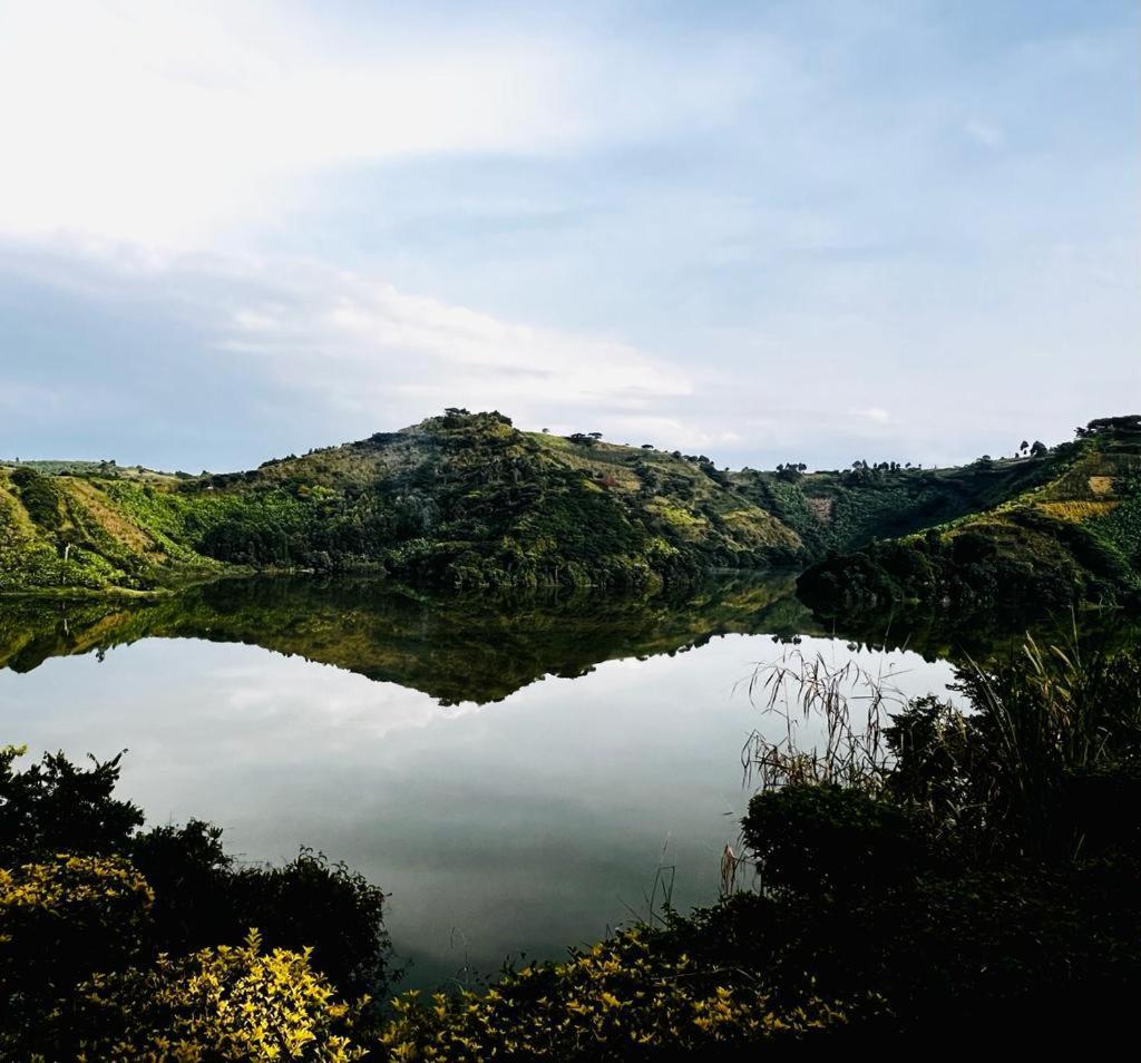 Fort Portal Mwamba Kelele Lodge מראה חיצוני תמונה